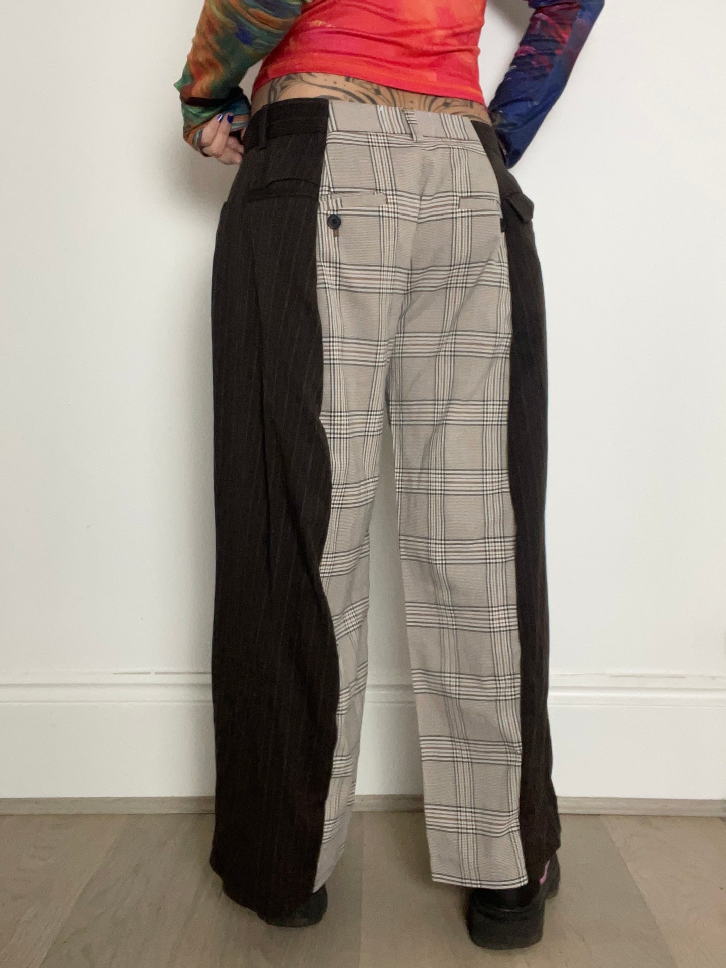 The Two-Tone Trousers in Beige and Brown Tartan